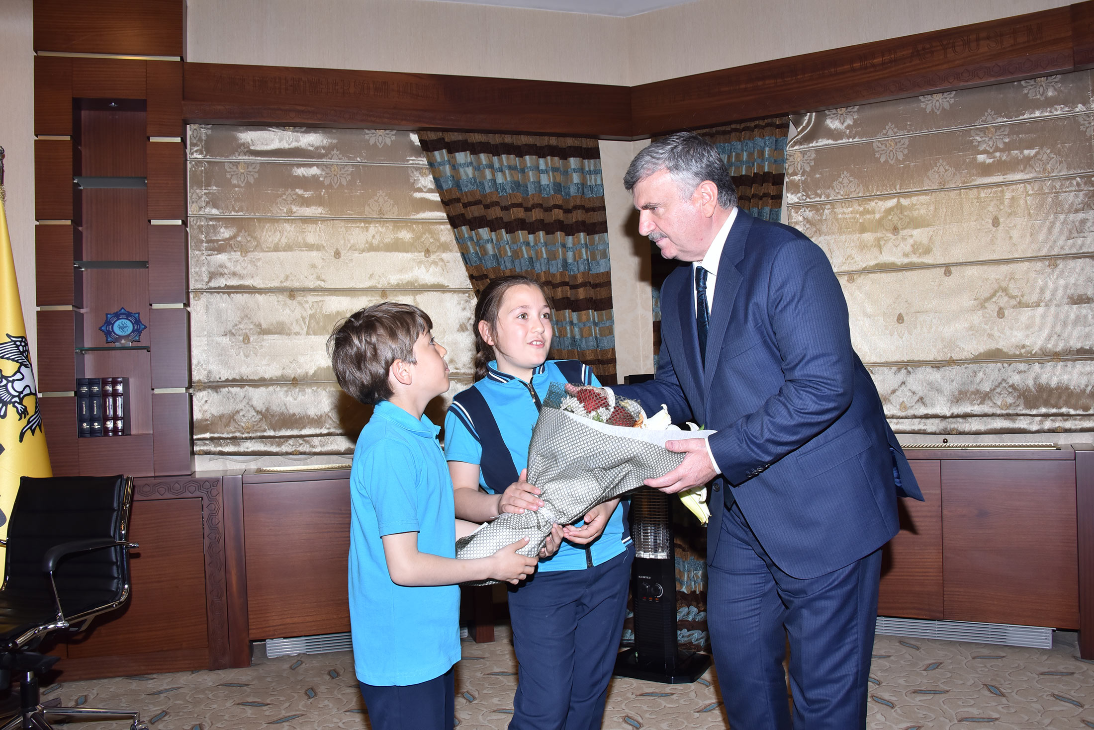 23 Nisan'da Makamlar Çocuklara Emanet