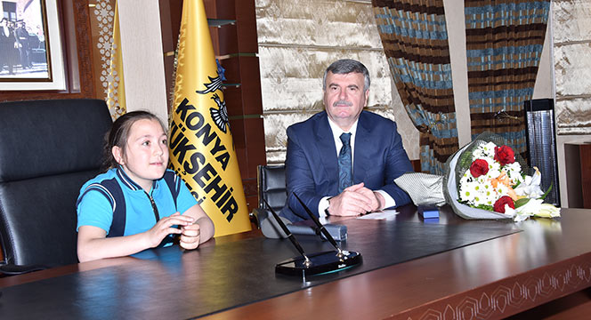 23 Nisan'da Makamlar Çocuklara Emanet