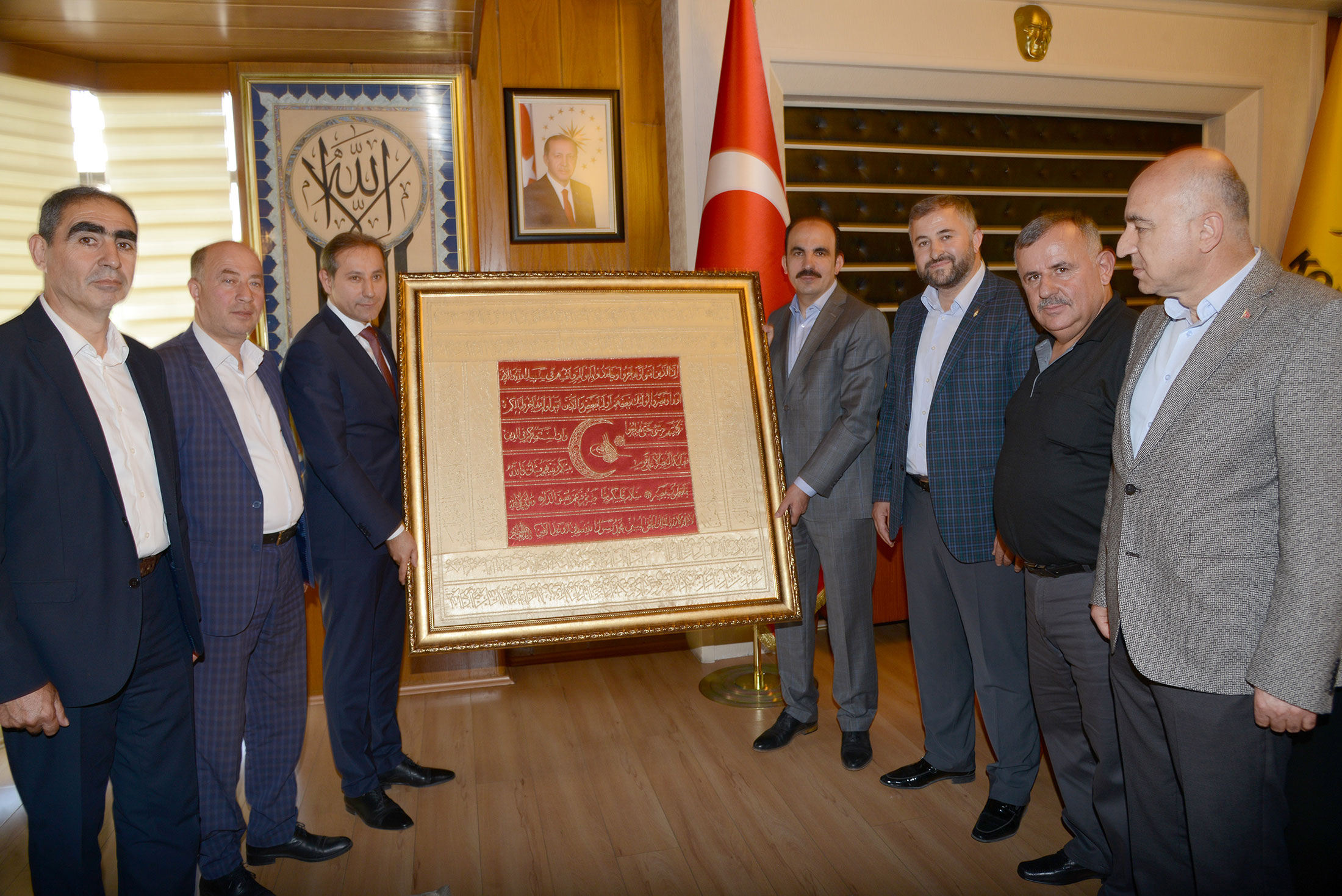 Esnaf Odalarından Başkan Altay'a Ahilik Sancağı