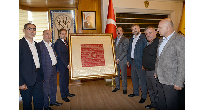 Esnaf Odalarından Başkan Altay'a Ahilik Sancağı