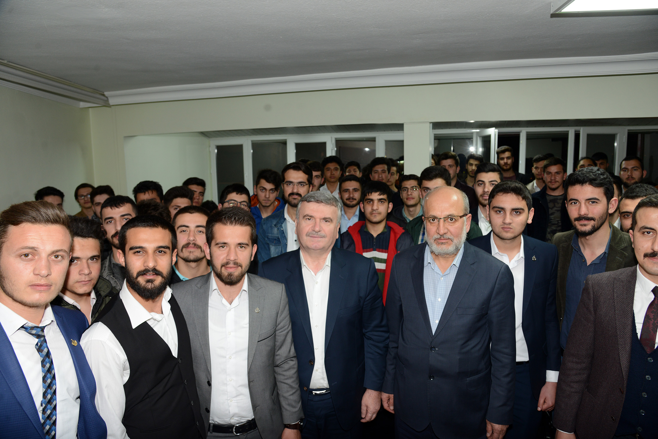 Başkan Akyürek Yesevi Sohbetlerinde Gençlerle Bir Araya Geldi