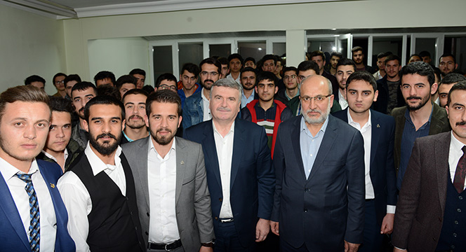 Başkan Akyürek Yesevi Sohbetlerinde Gençlerle Bir Araya Geldi