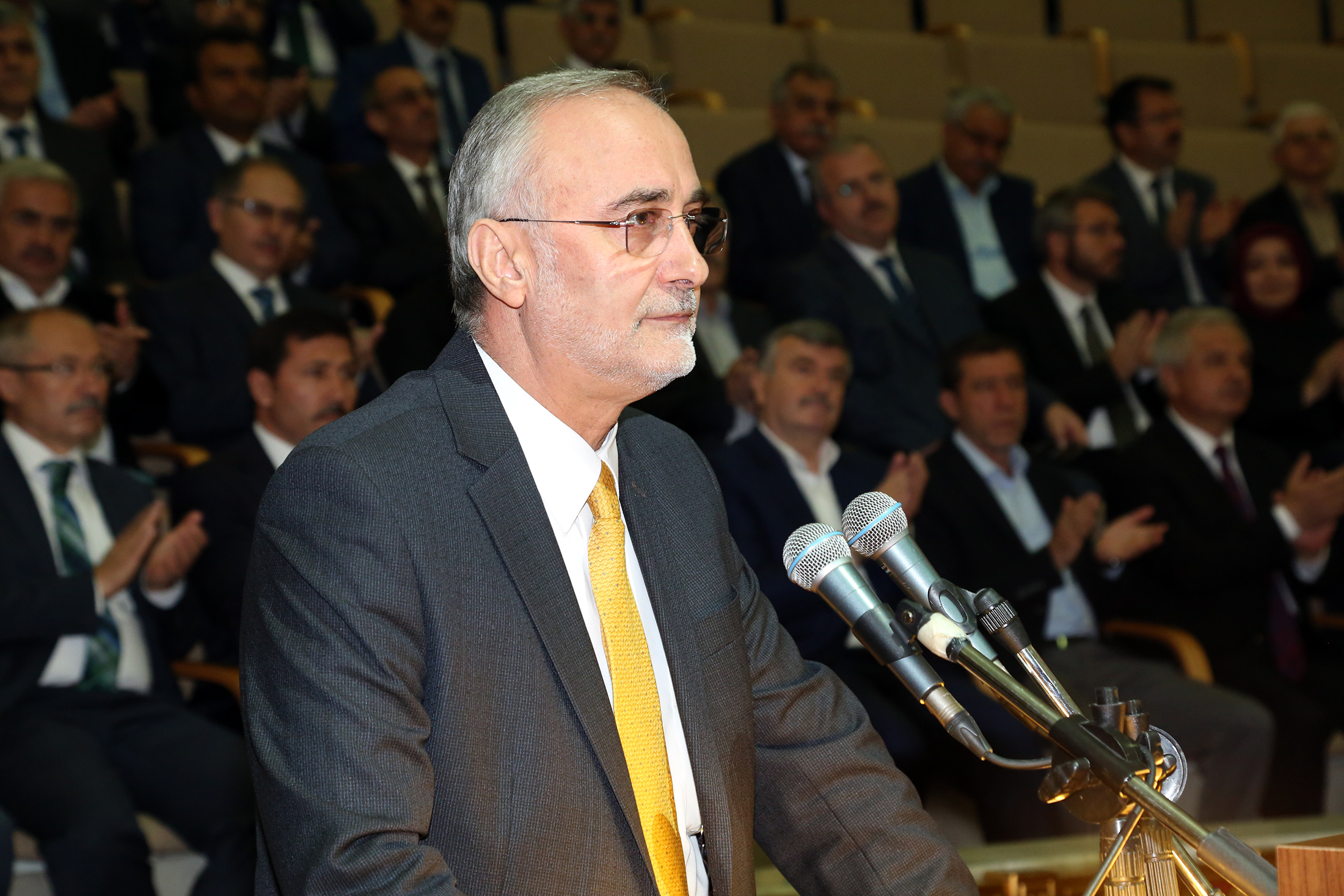 Tahir Akyürek Belediye Personeli ile Vedalaştı
