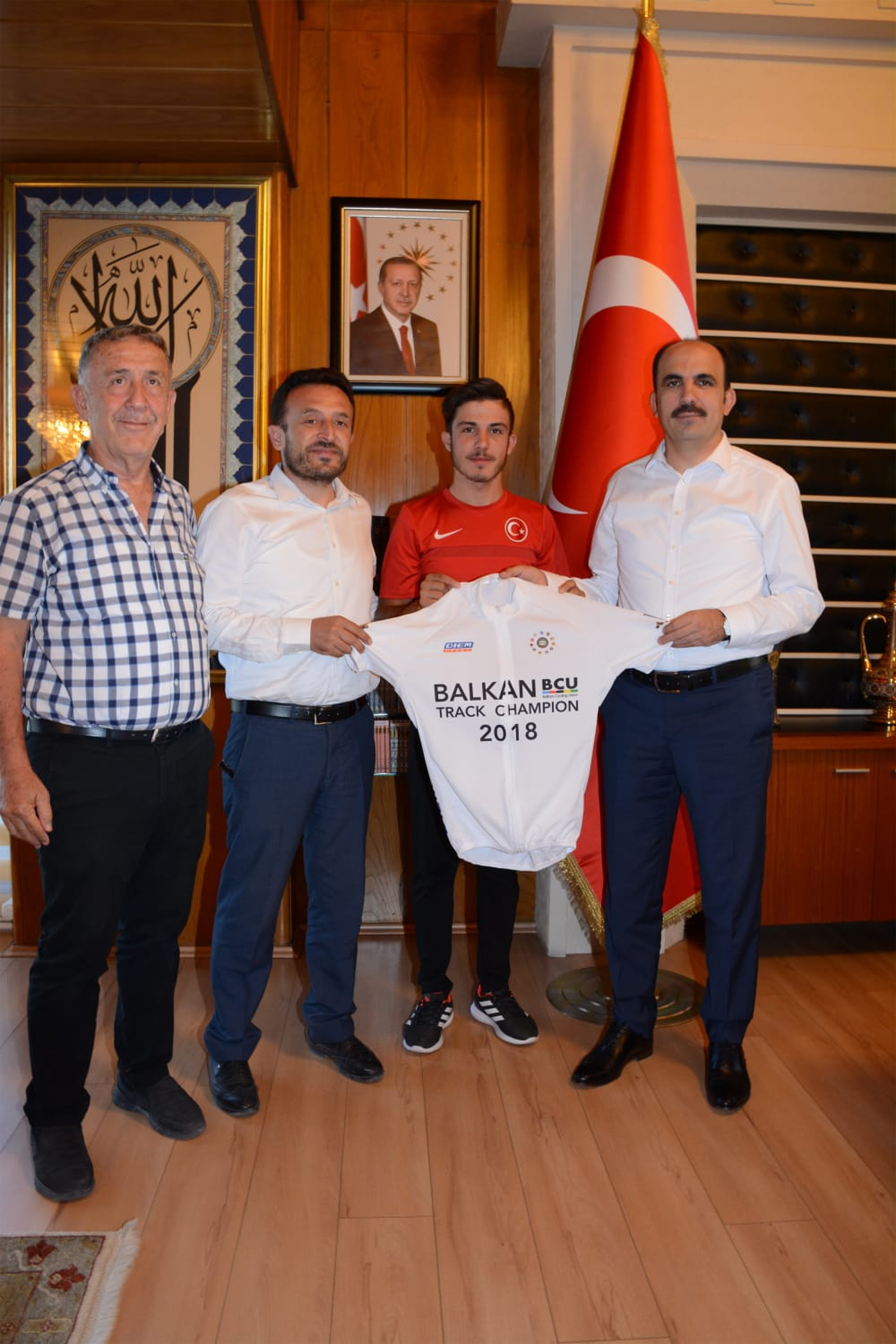 Bisiklet Federasyonu Başkanı Küçükbakırcı Başkan Altay'ı Ziyaret Etti
