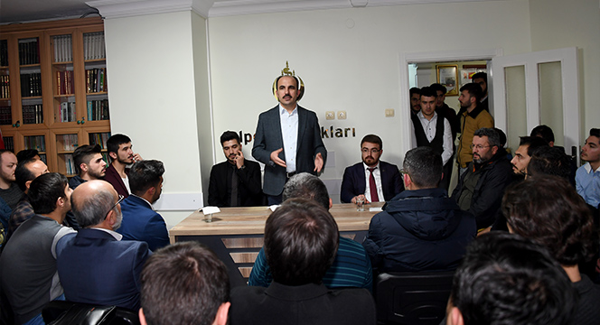 Başkan Altay, Yesevi Sohbetleri'nde Gençlere Seslendi: 'Daha Çok Çalışacağız'