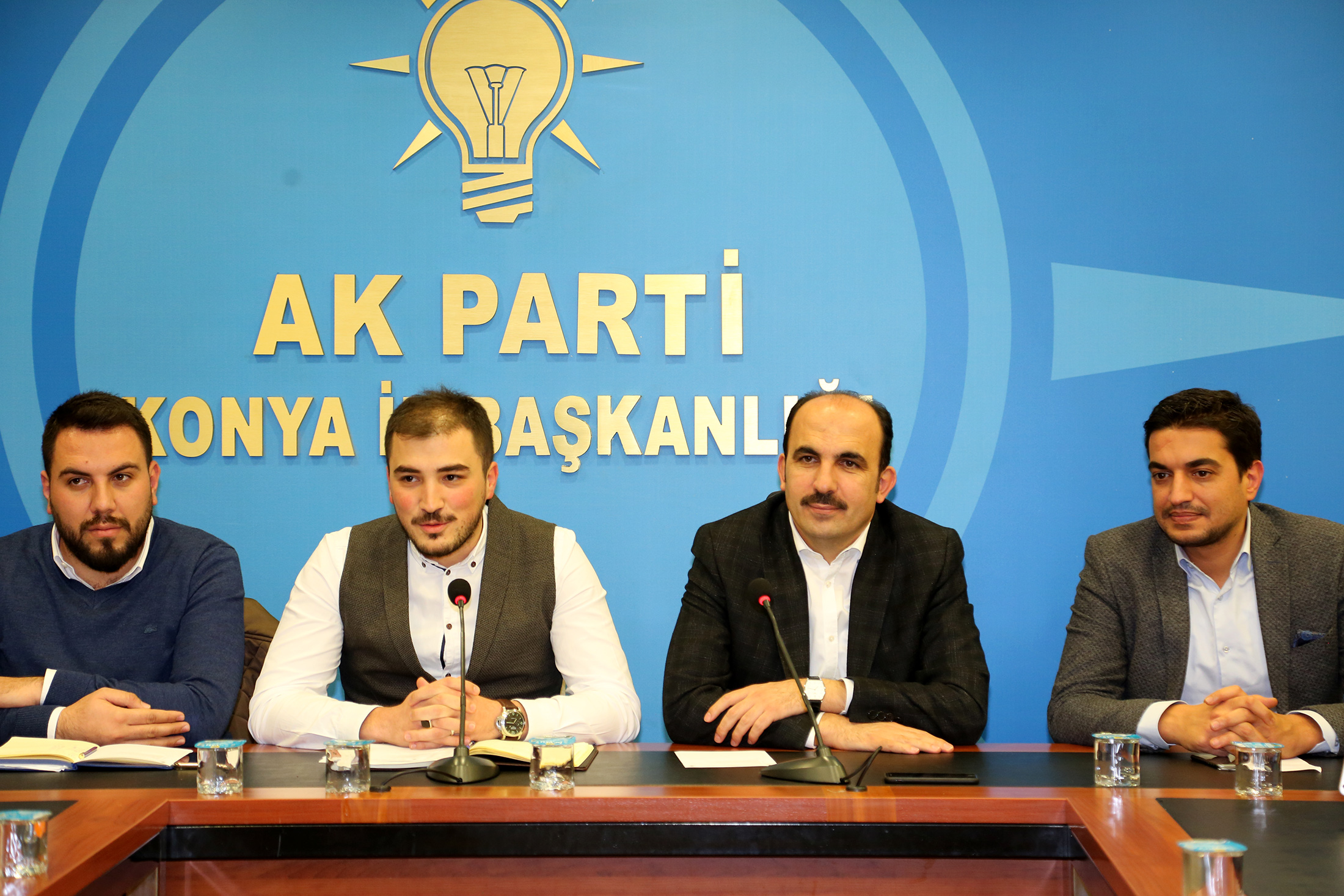 Başkan Altay'dan AK Parti Selçuklu ve İl Gençlik Kollarına Ziyaret