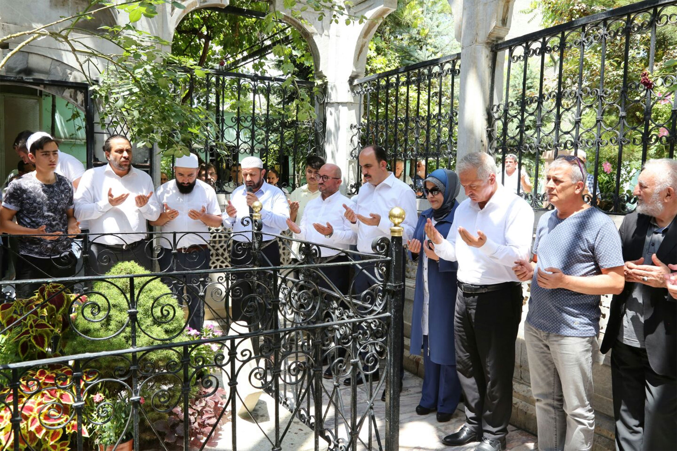 Başkan Altay Sadreddin Konevi Camii'nde Vatandaşlarla Buluştu