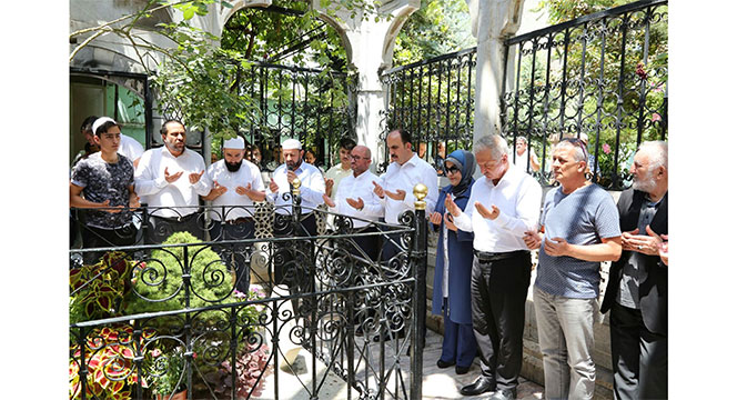 Başkan Altay Sadreddin Konevi Camii'nde Vatandaşlarla Buluştu