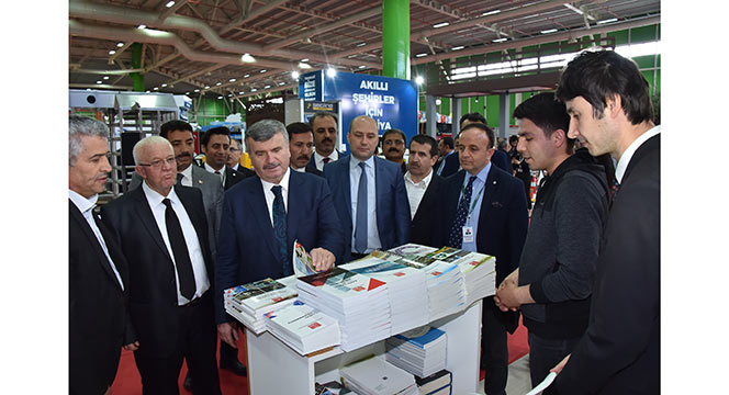 Başkan Akyürek Sektör Temsilcilerini Eş Zamanlı Açılan 4 Fuara Davet Etti