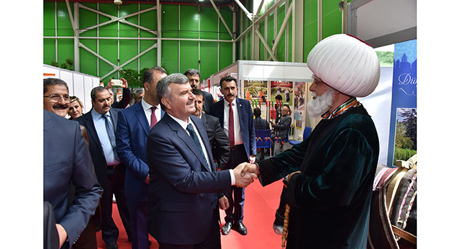 Başkan Akyürek Sektör Temsilcilerini Eş Zamanlı Açılan 4 Fuara Davet Etti