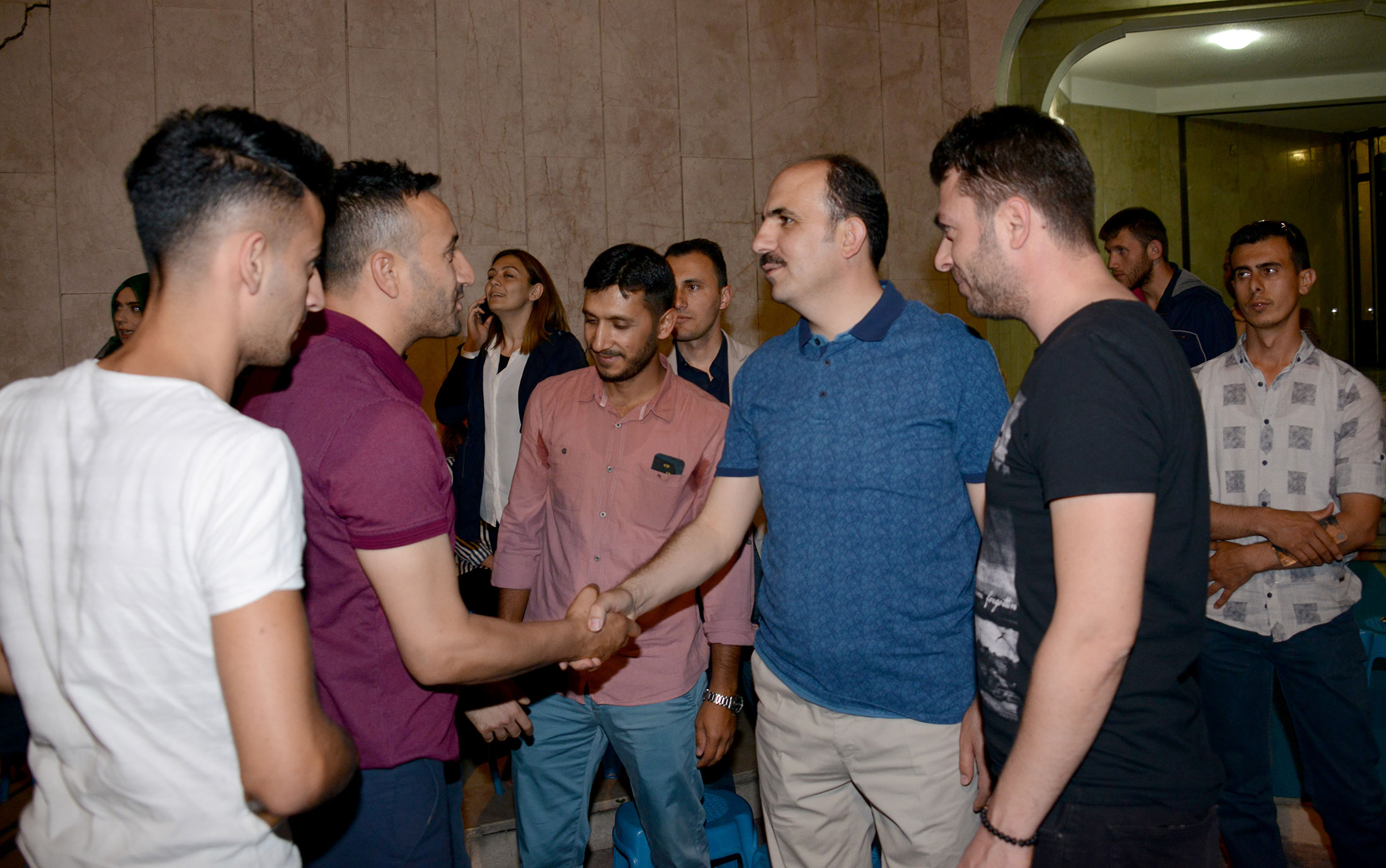 Başkan Altay Belediye Bahçesinde Gençlerle Buluştu