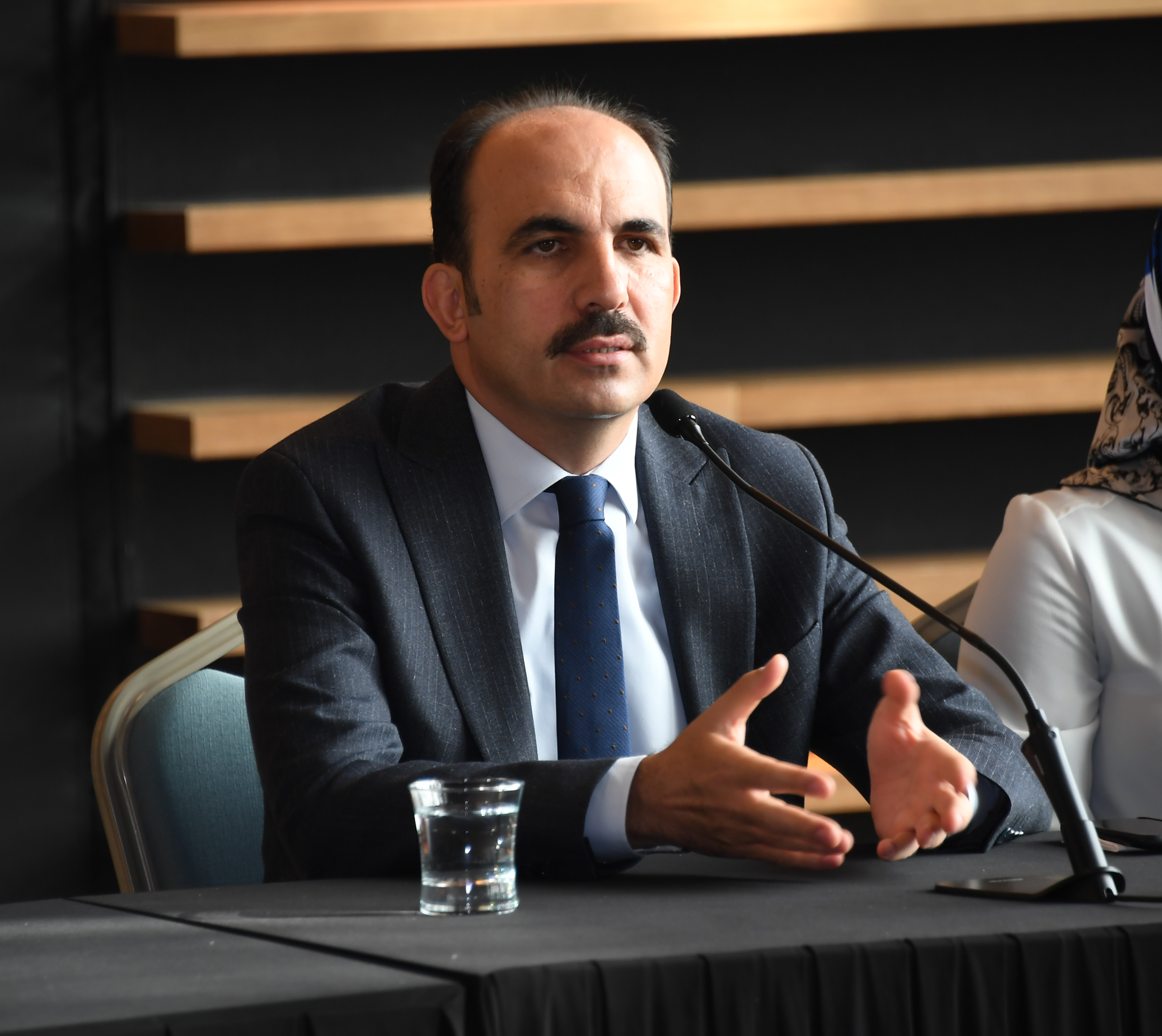 Başkan Altay, Şehir İstişarelerinde AK Parti Kadın Kolları İle Buluştu