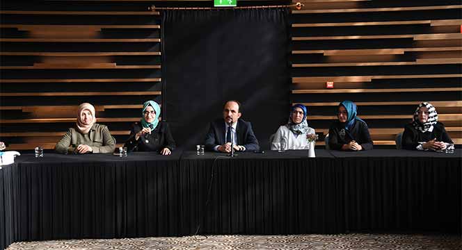 Başkan Altay, Şehir İstişarelerinde AK Parti Kadın Kolları İle Buluştu