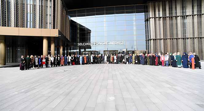 Başkan Altay, Şehir İstişarelerinde AK Parti Kadın Kolları İle Buluştu