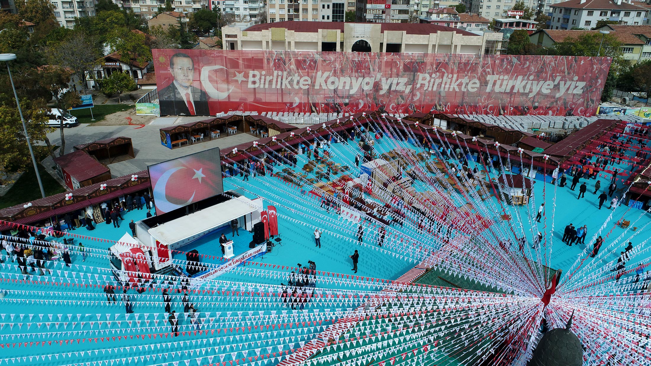 İşyurtları Kurumu'nun Ürün ve El Sanatları Fuarı Konya'da Açıldı 