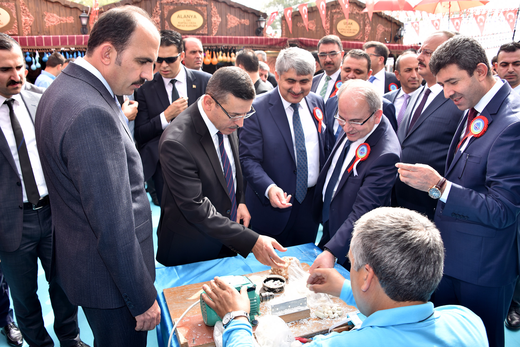 İşyurtları Kurumu'nun Ürün ve El Sanatları Fuarı Konya'da Açıldı 