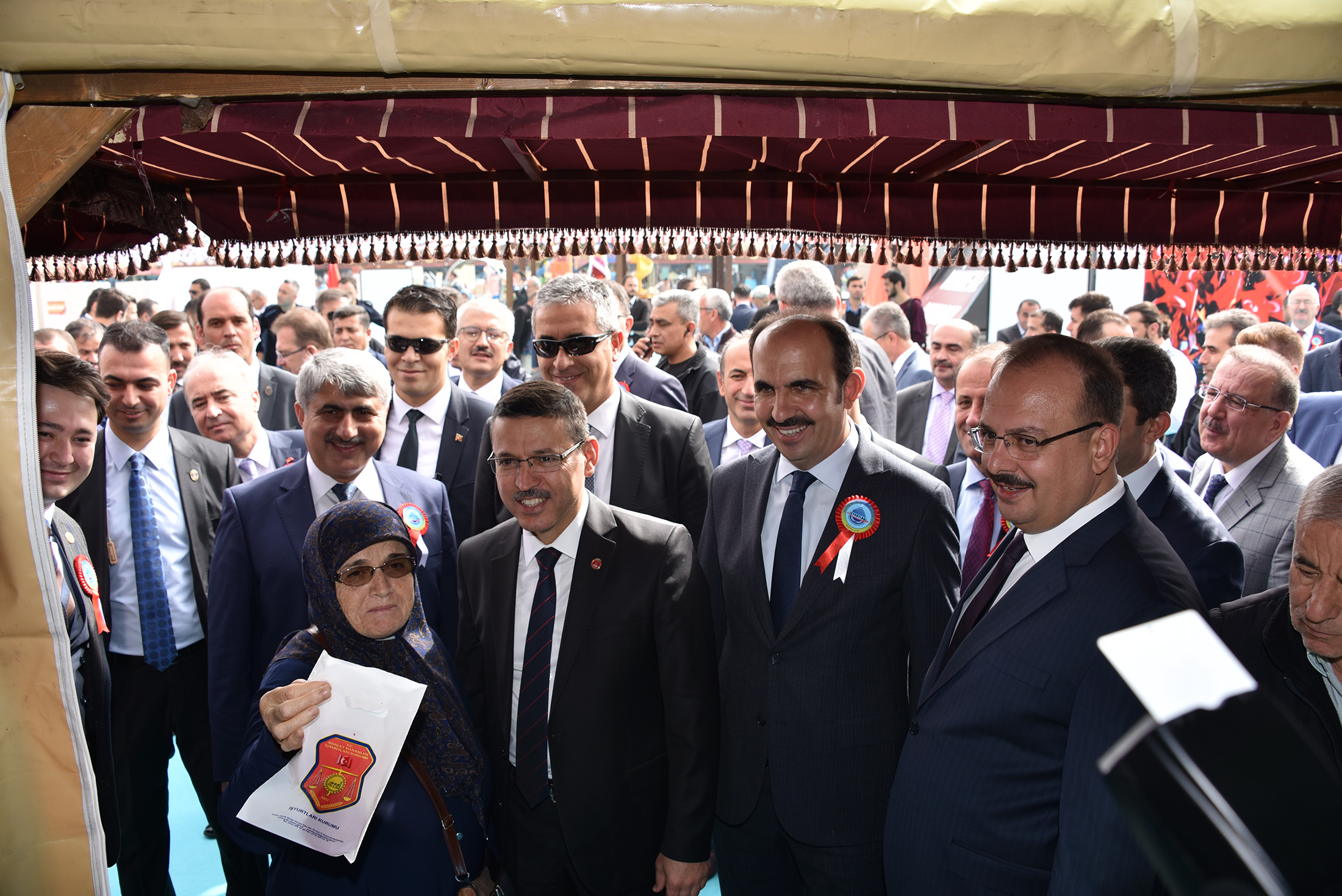 İşyurtları Kurumu'nun Ürün ve El Sanatları Fuarı Konya'da Açıldı 