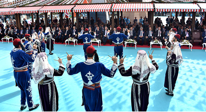İşyurtları Kurumu'nun Ürün ve El Sanatları Fuarı Konya'da Açıldı 