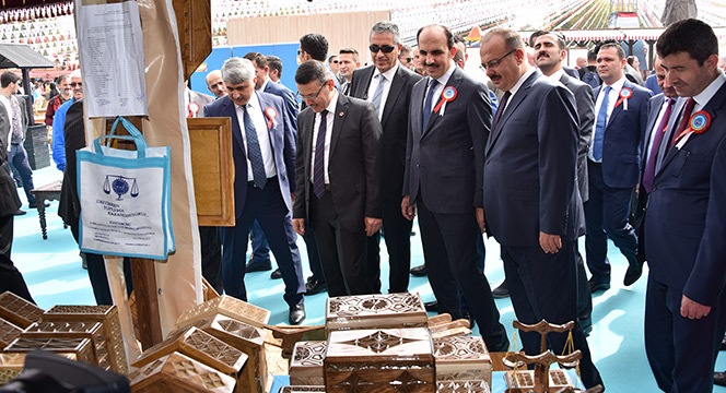 İşyurtları Kurumu'nun Ürün ve El Sanatları Fuarı Konya'da Açıldı 