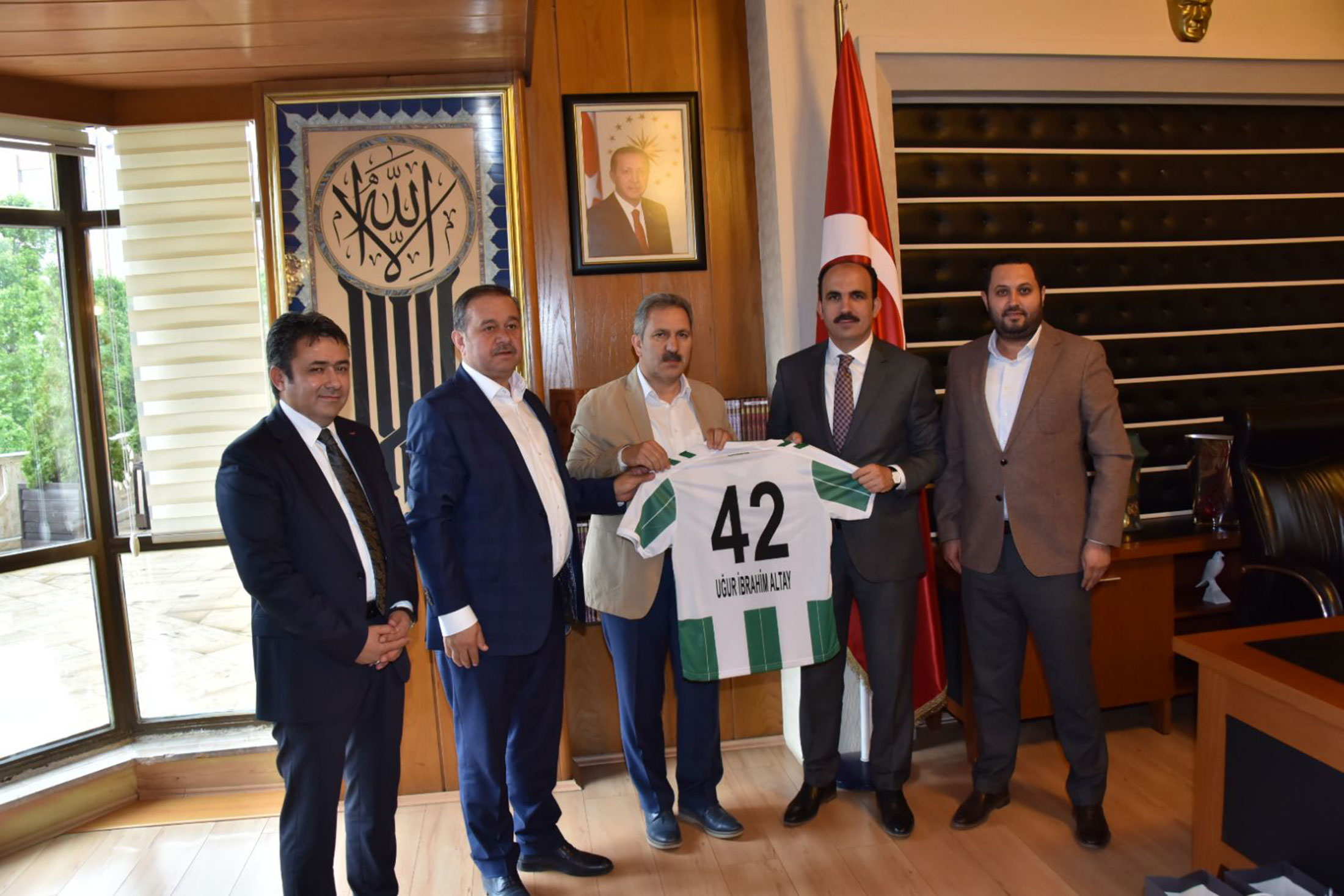 Konyaspor Yönetimi Başkan Altay'ı Ziyaret Etti