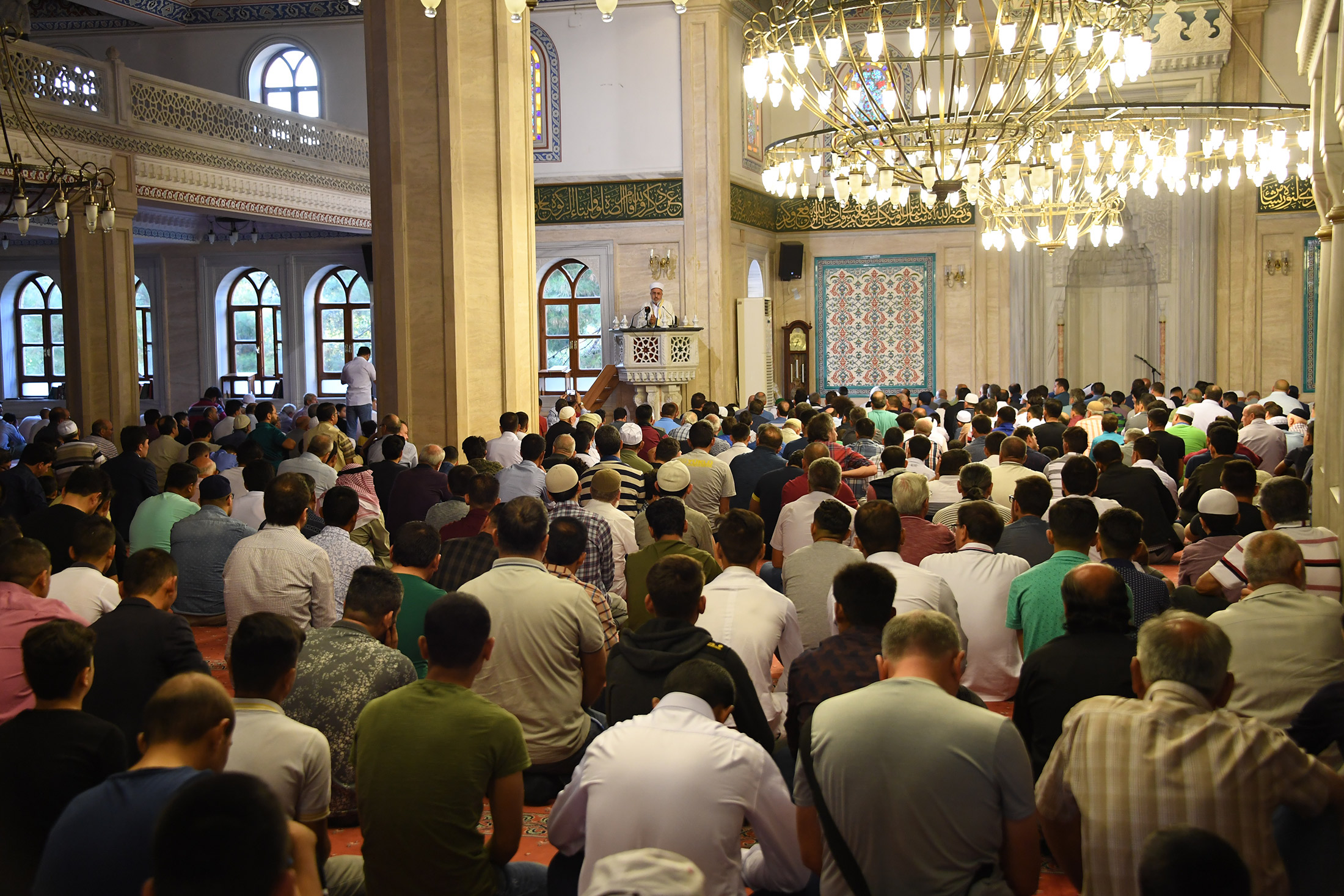 Bayramlar Bir ve Beraber Olduğumuzu Bize Hatırlatıyor
