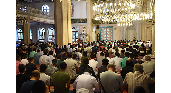 Bayramlar Bir ve Beraber Olduğumuzu Bize Hatırlatıyor