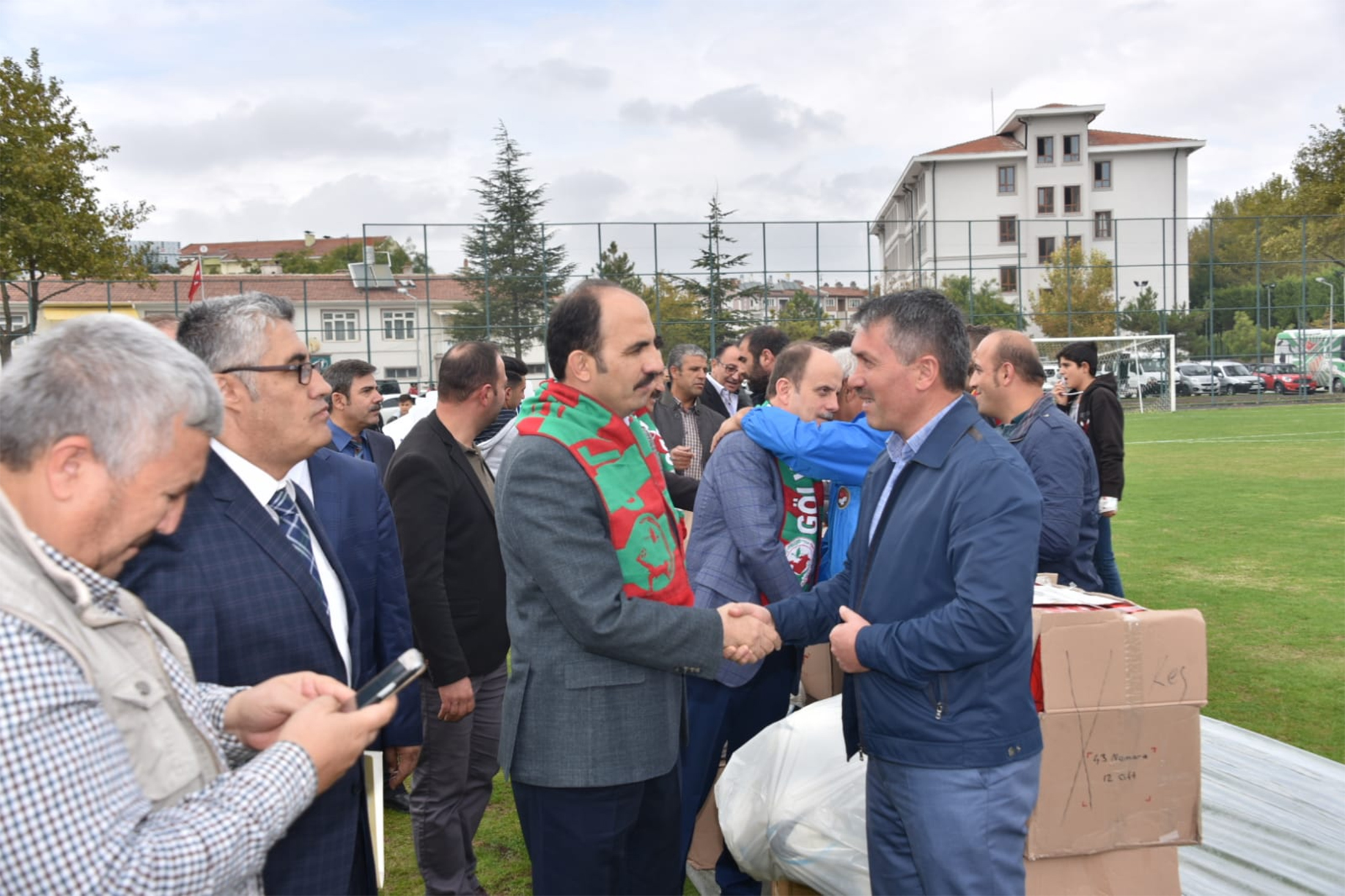 Büyükşehir'den Amatör Spor Kulüplerine Malzeme Desteği
