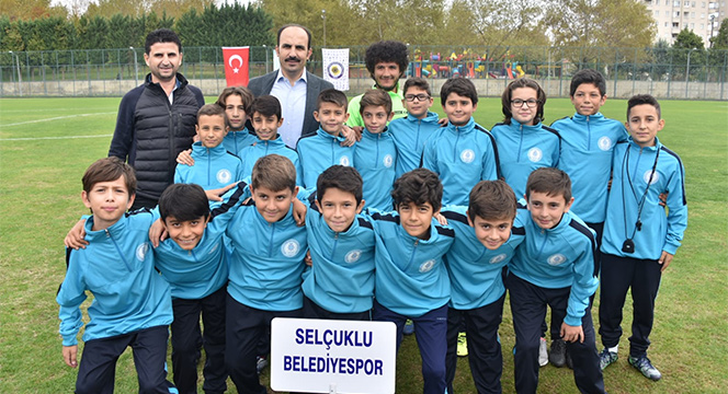 Büyükşehir'den Amatör Spor Kulüplerine Malzeme Desteği