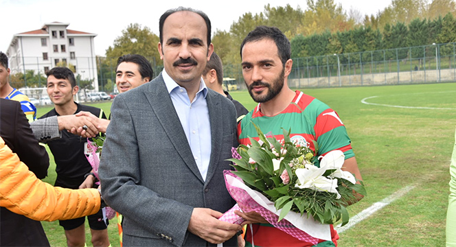 Büyükşehir'den Amatör Spor Kulüplerine Malzeme Desteği