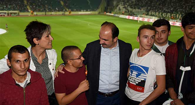 Başkan Altay, Konyaspor-Beşiktaş Maçında Özel Eğitim Öğrencileriyle Buluştu
