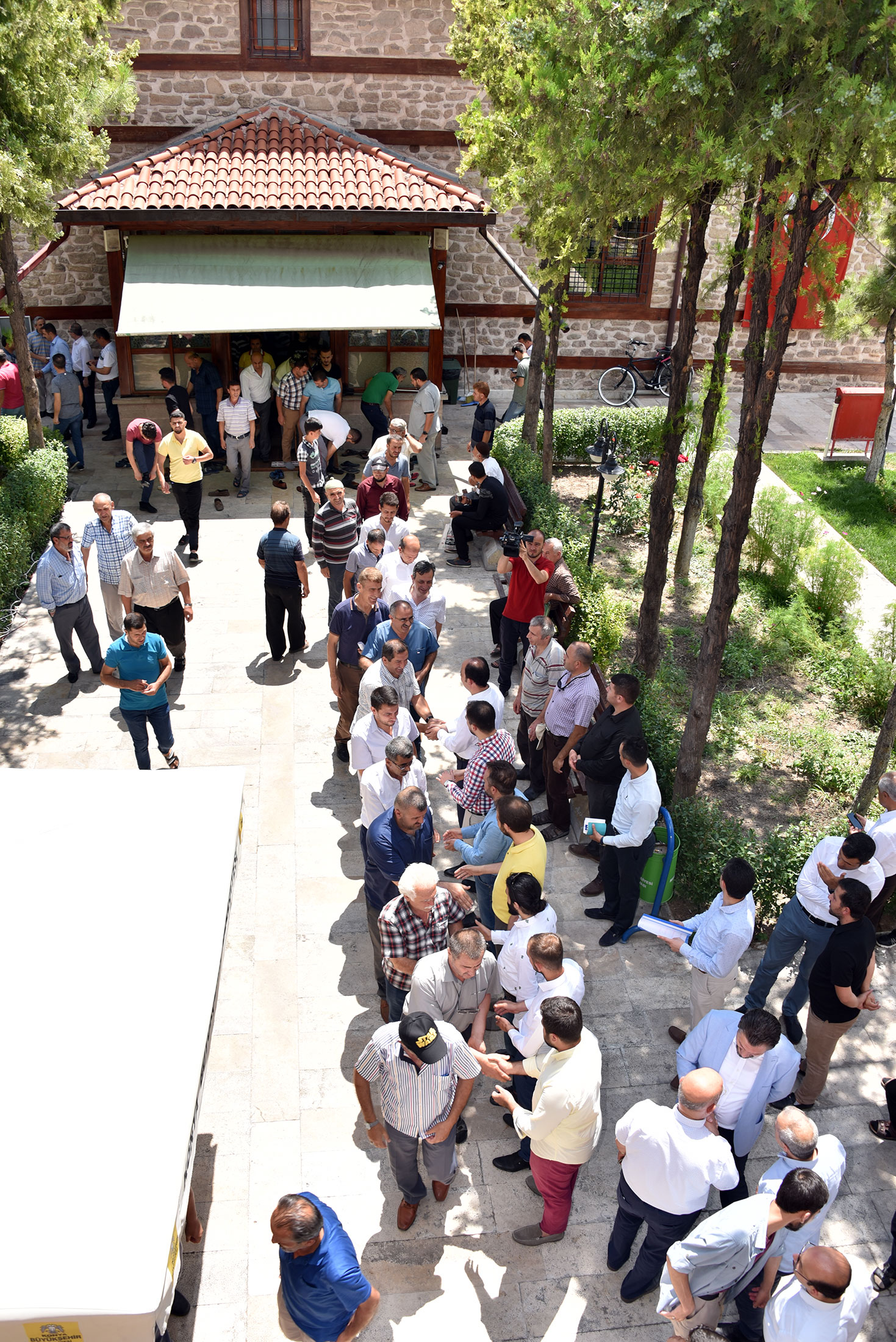 Başkan Altay Sahip Ata Camii'nde Vatandaşlarla Buluştu