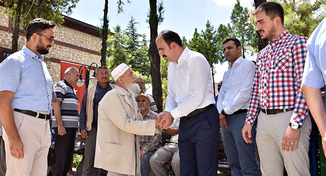Başkan Altay Sahip Ata Camii'nde Vatandaşlarla Buluştu