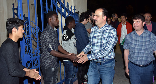 Başkan Altay Uluslararası Öğrencilerle Sahur Yaptı