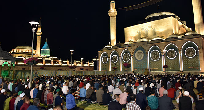 Konya'da Ramazan Büyük Coşkuyla Başladı