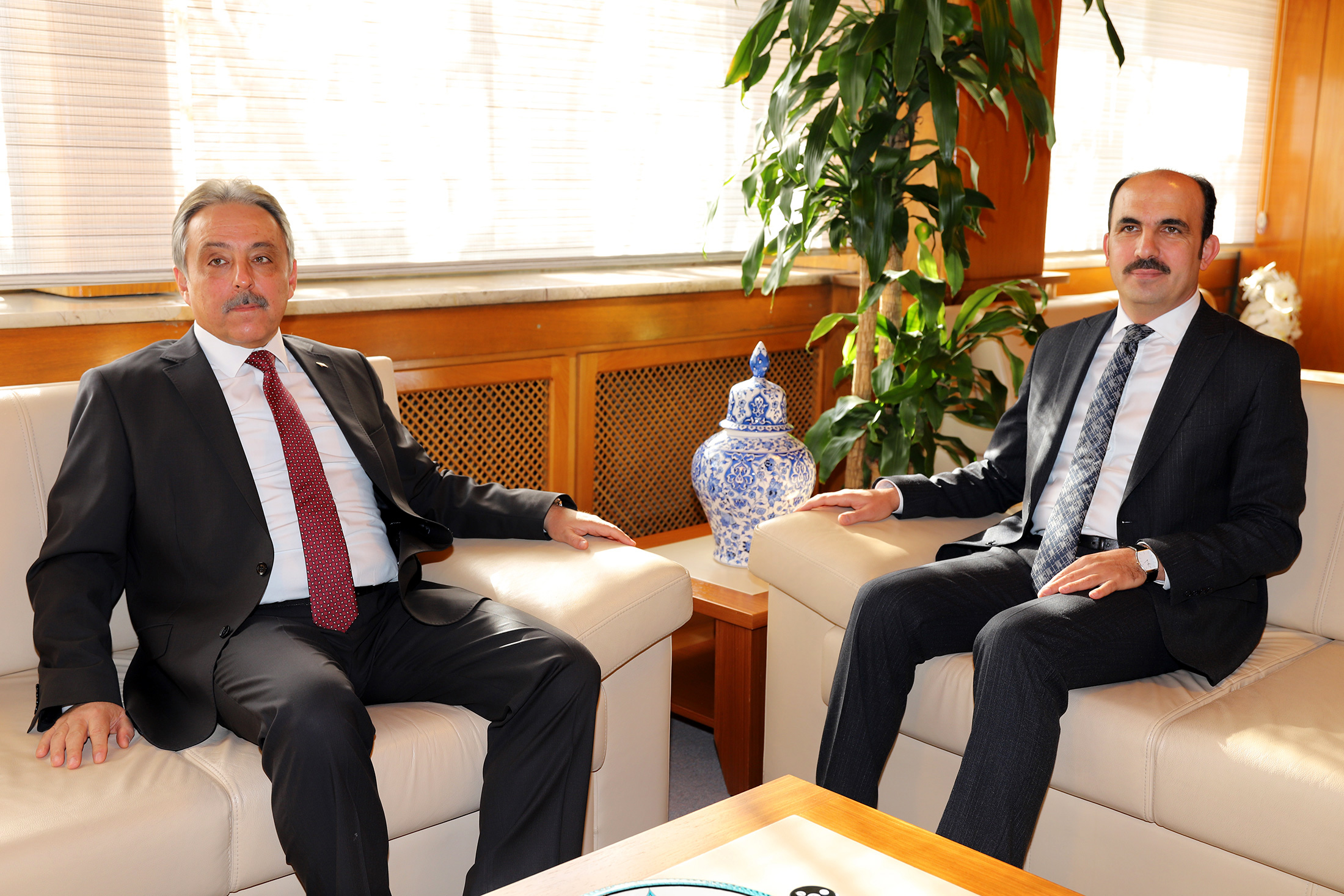 Vali Toprak Başkan Altay'ı Ziyaret Etti