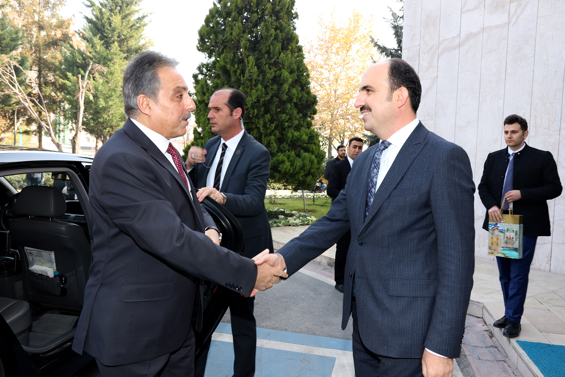 Vali Toprak Başkan Altay'ı Ziyaret Etti