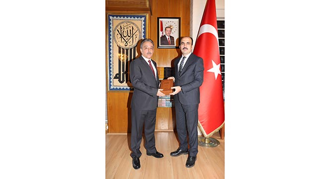Vali Toprak Başkan Altay'ı Ziyaret Etti