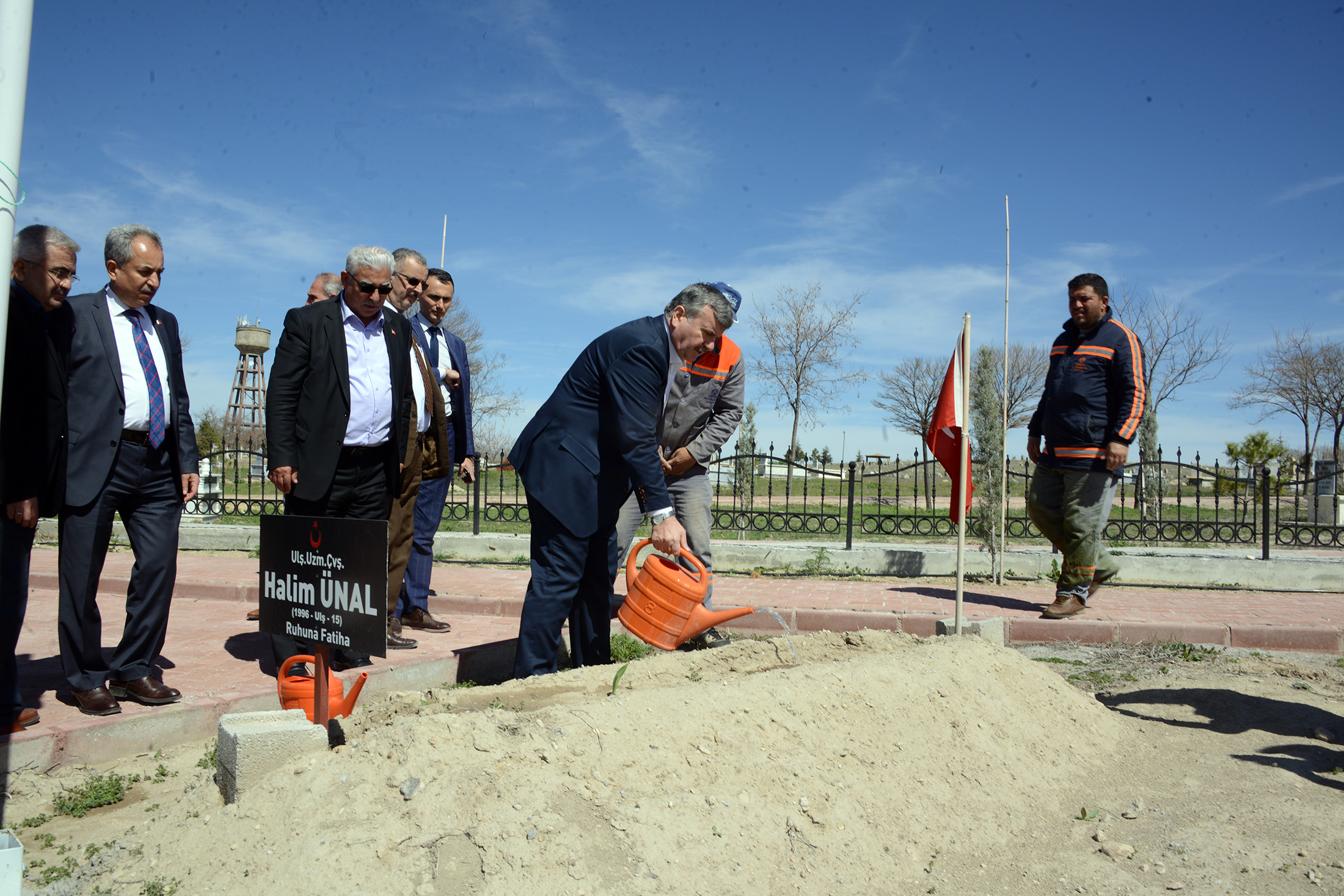 Mezarlık Bakımlarına Özel Önem Veriyoruz