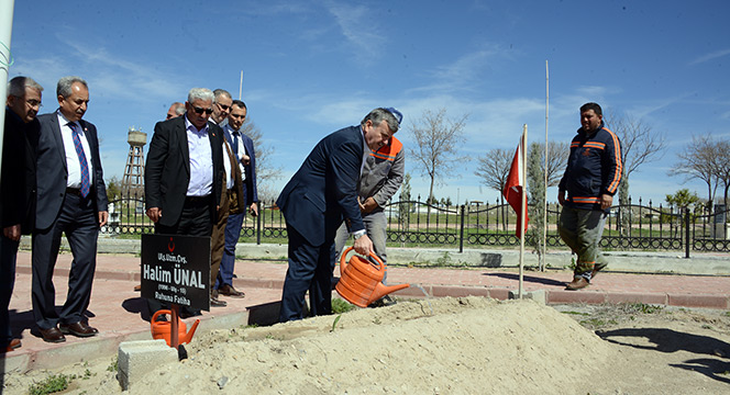 Mezarlık Bakımlarına Özel Önem Veriyoruz