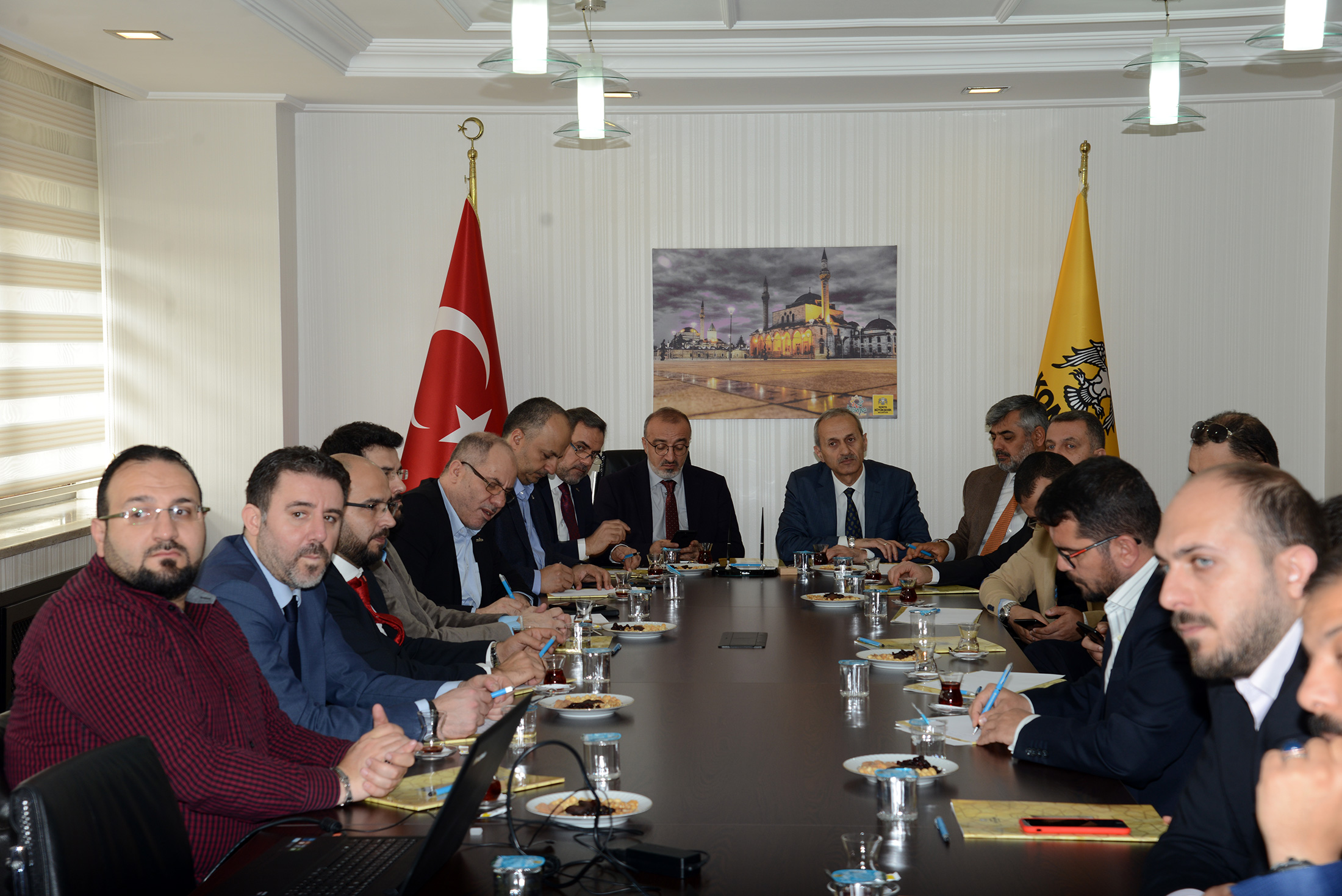 Arap Türk İş Adamları Derneği Heyeti Büyükşehir'i Ziyaret Etti