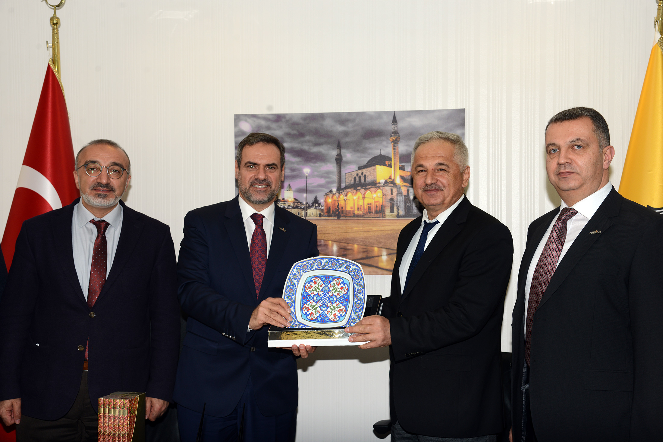 Arap Türk İş Adamları Derneği Heyeti Büyükşehir'i Ziyaret Etti
