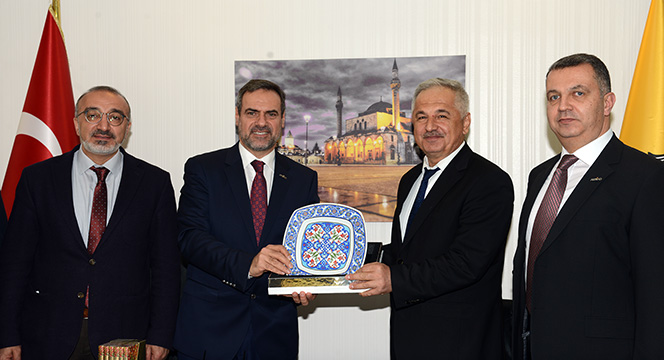 Arap Türk İş Adamları Derneği Heyeti Büyükşehir'i Ziyaret Etti