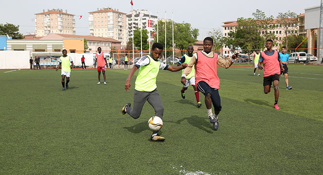 Sadece Dostluğun Kazandığı Futbol Turnuvası Başladı