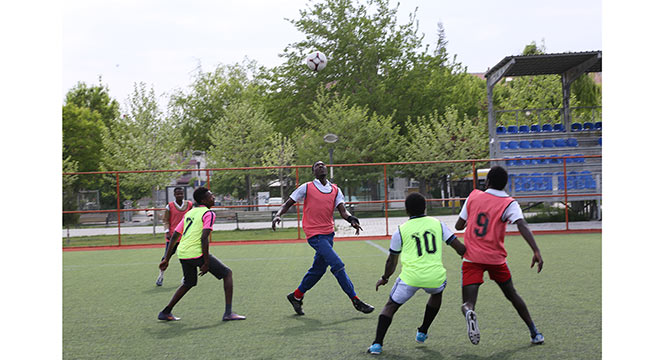 Sadece Dostluğun Kazandığı Futbol Turnuvası Başladı