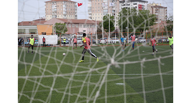 Sadece Dostluğun Kazandığı Futbol Turnuvası Başladı