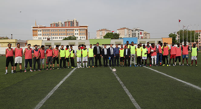 Sadece Dostluğun Kazandığı Futbol Turnuvası Başladı