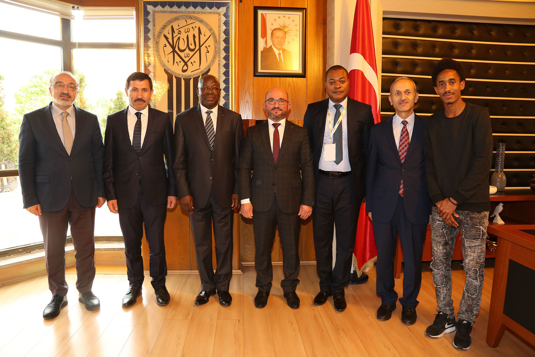 Benin Cumhuriyeti Büyükelçisi Büyükşehir'i Ziyaret Etti