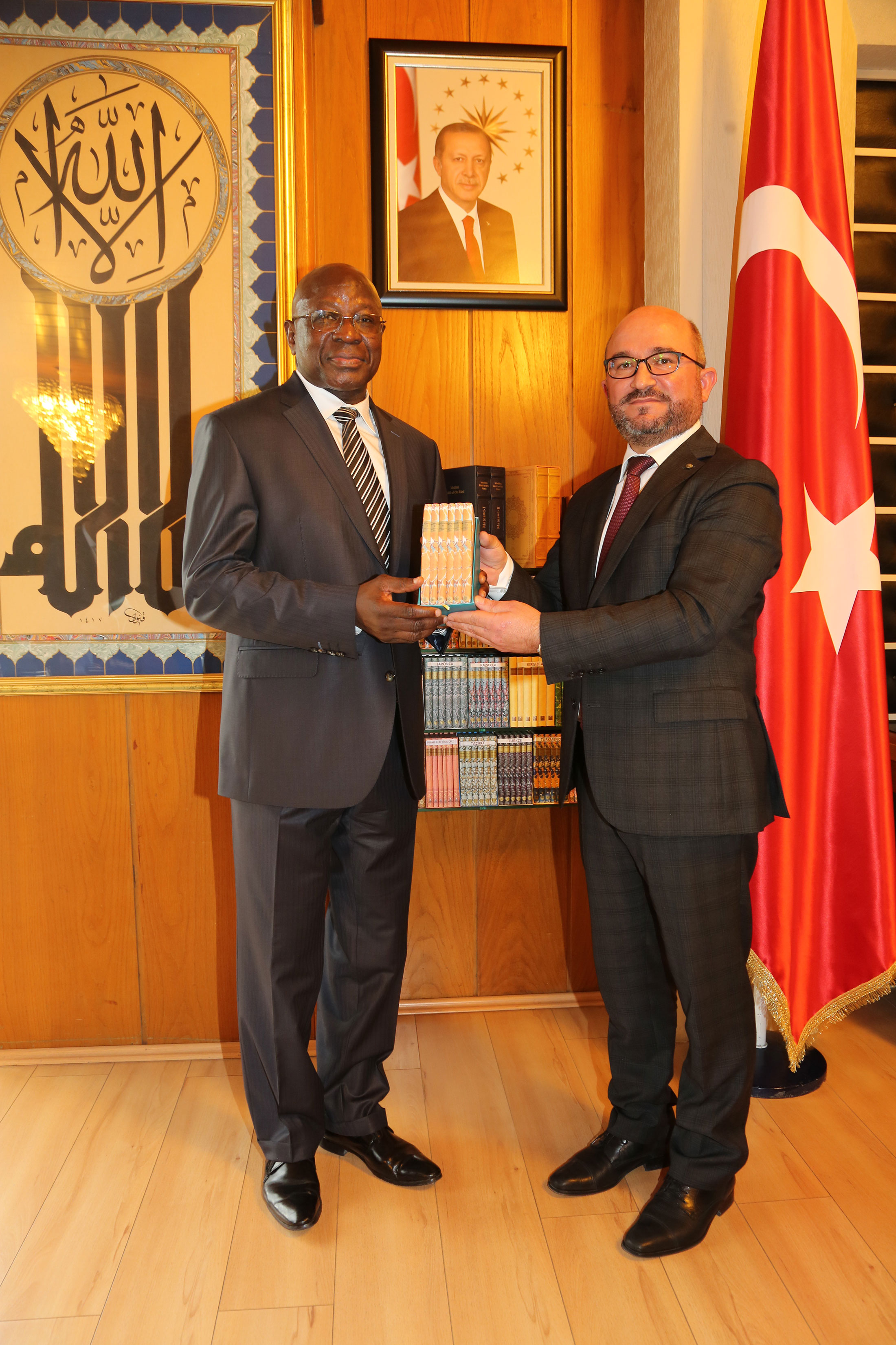 Benin Cumhuriyeti Büyükelçisi Büyükşehir'i Ziyaret Etti