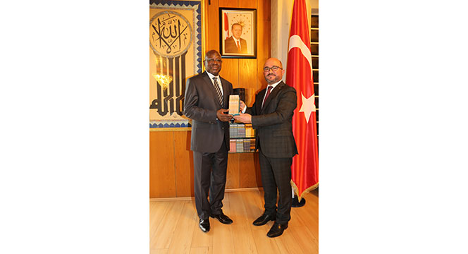 Benin Cumhuriyeti Büyükelçisi Büyükşehir'i Ziyaret Etti