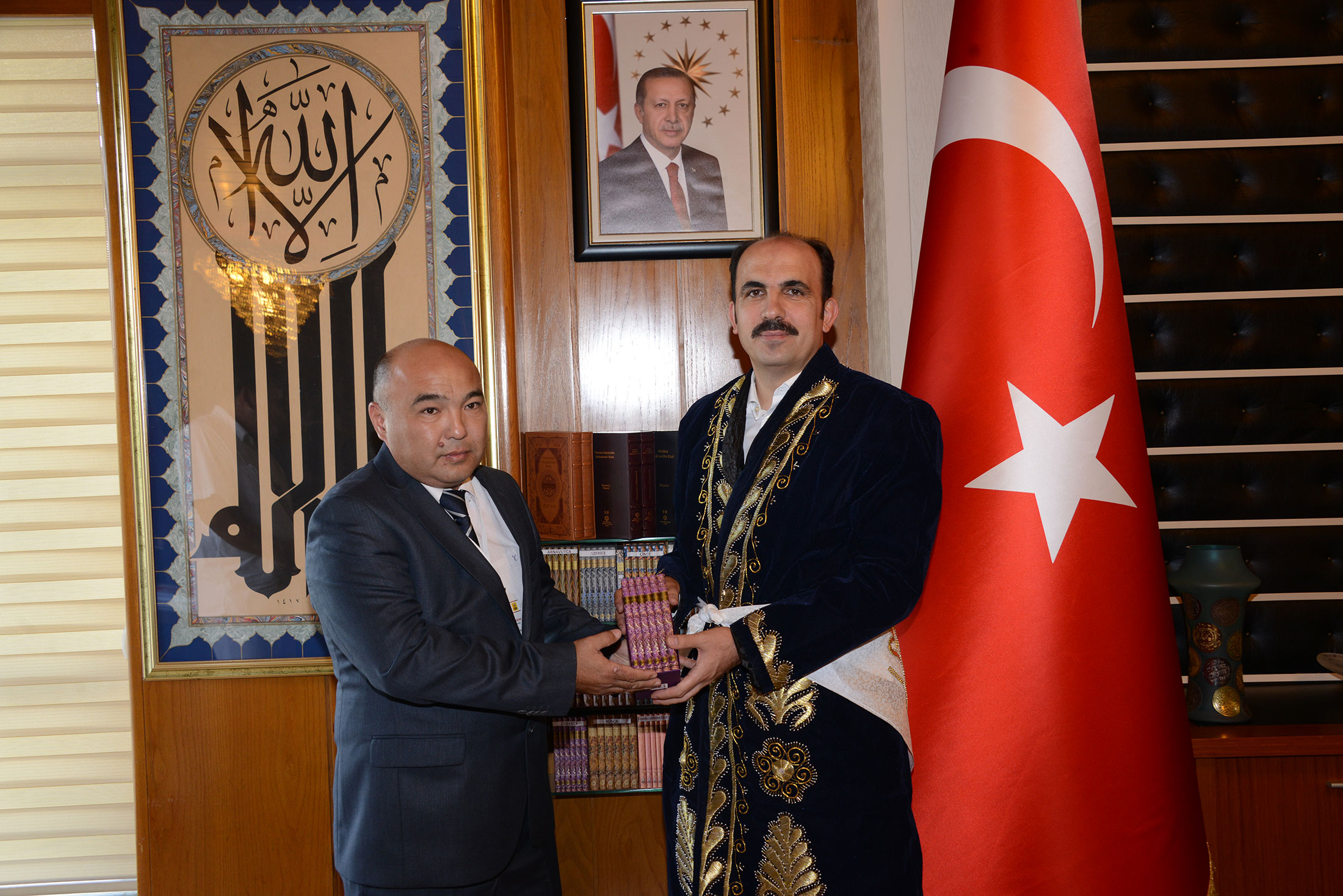Özbek Heyetten Başkan Altay'a Ziyaret